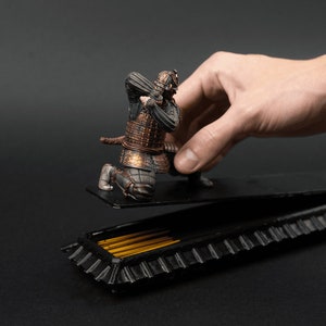 Samurai Räucherstäbchenhalter Bild 3