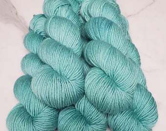 Wisp Magnet - Worsted Weight, 100% Bluefaced Leicester wool, non-superwash