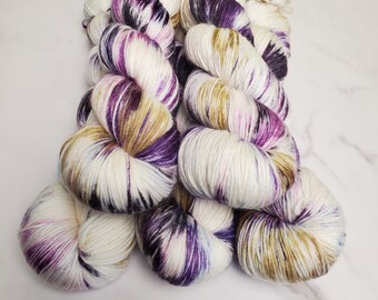 Lights Go Out / Superwash Merino, Alpaca, Nylon Blend
