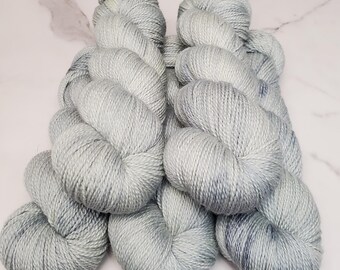 Frost / 100% Bluefaced Leicester wool non-superwash