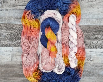 Mini Mixologist / Merino Nylon Blend with Mini Skein