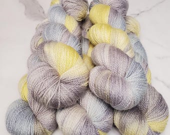 Twilight Into Winter / 100% Bluefaced Leicester wool non-superwash