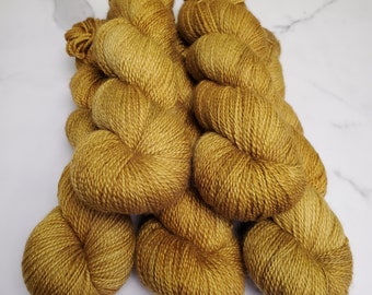 Blond Ursus / 100% Bluefaced Leicester wool non-superwash