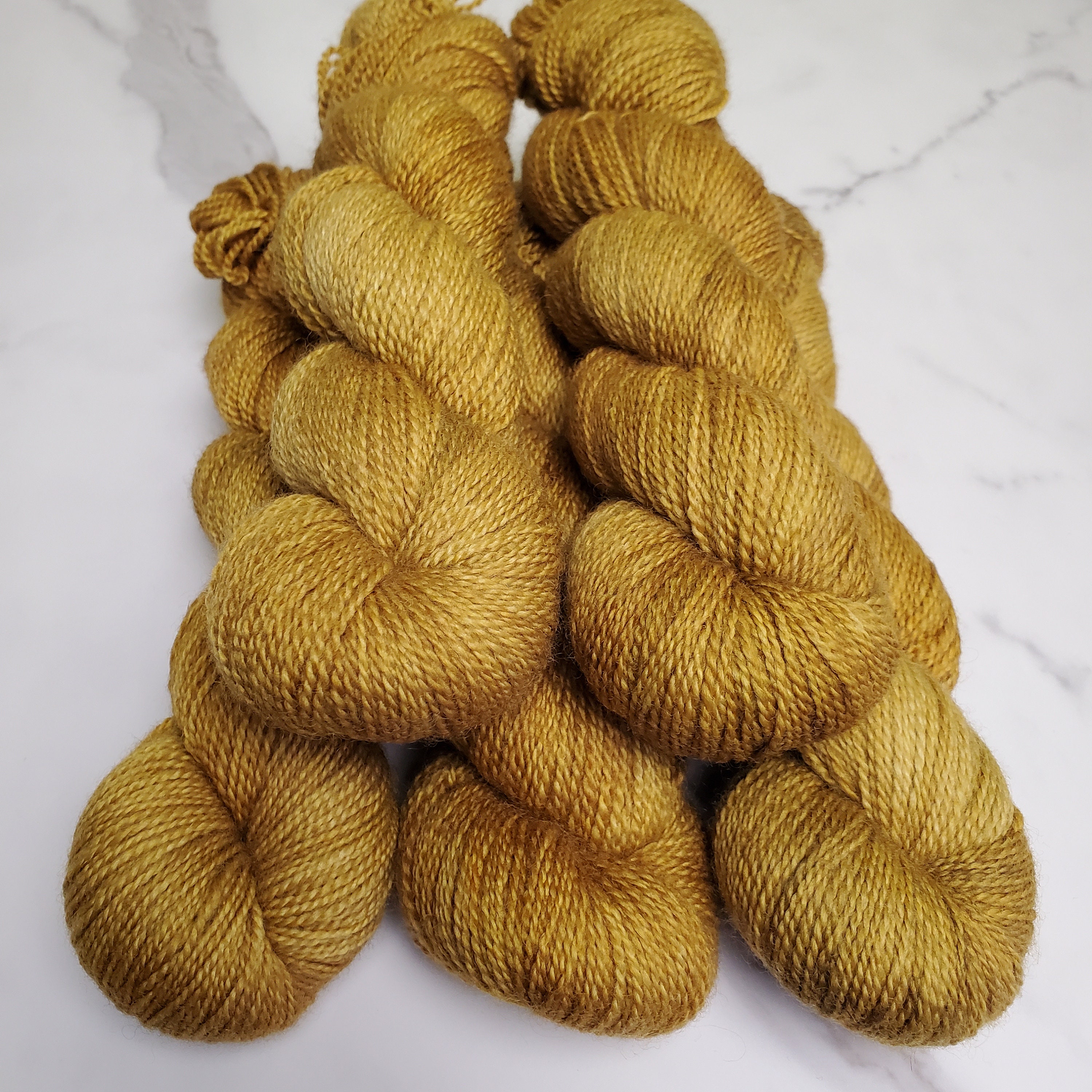 Blond Ursus / 100% Bluefaced Leicester wool non-superwash
