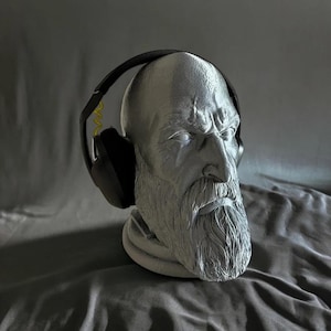 Kratos God of War Headphone Stand - Epic Gaming Decor, 3D Printed Spartan Warrior Headset Holder