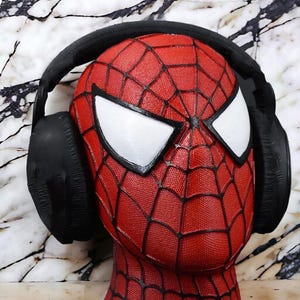 Spiderman Headphone Stand | Venom Symbiote Headset Stand l Web Slinger Gaming Room Decor | Gaming Boyfriend Headset Holder l Paintable Bust