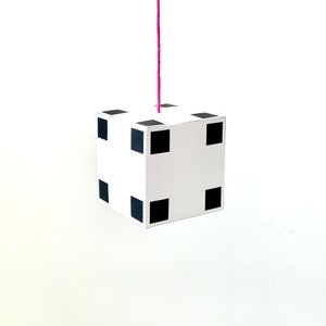 Mobileanhänger Würfel schwarze Felder I Bastelvorlage mit Anleitung l Montessori Mobile Geometrie I Spielbogen Baby I Kontrastkarten I DIY