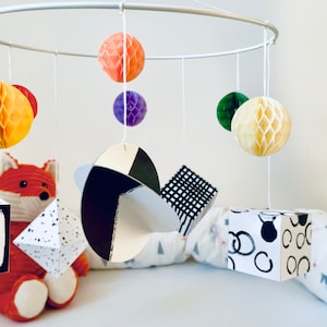 Set di ciondoli mobili Max I Modello di artigianato con istruzioni l Geometria mobile Montessori I Arco di gioco I Carte di contrasto I Fai da te I Ragazzo/Ragazza