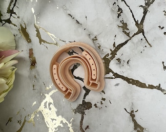 Horseshoe polymer clay cutter