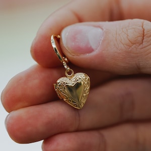 Vintage Heart Locket Huggies Earrings - Gold ver. – aimelbie