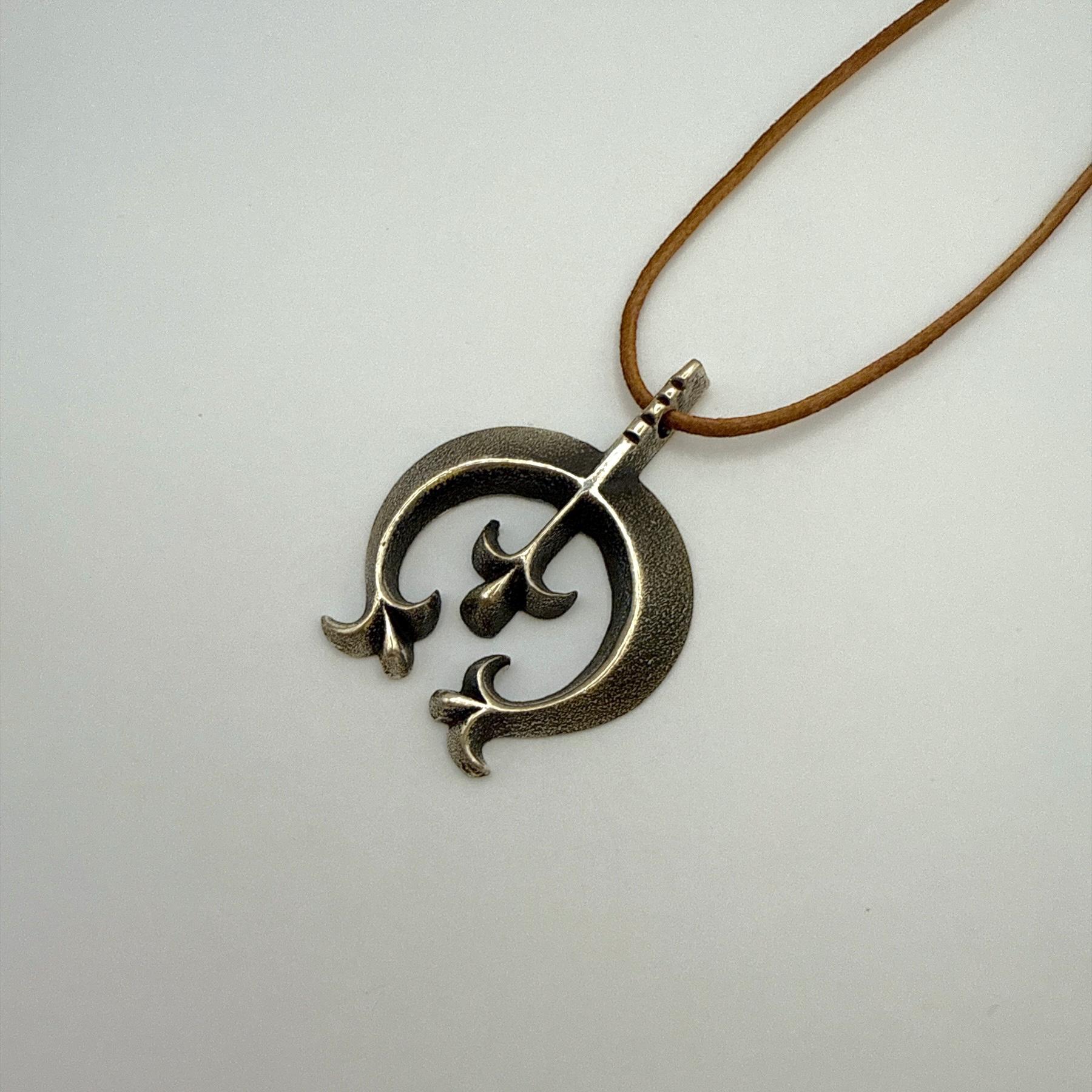 アクセサリー Aaron Anderson Tufa Cast Naja Pendant Tufa Cast Sterling Silver Naja Pendant by Aaron Anderson, Navajo