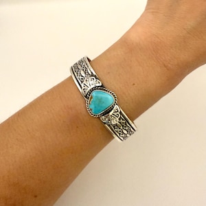Stamped Kingman Turquoise Cuff Bracelet By Sunshine Reeves Size 5.6&quot;/Native American/Navajo/Handmade/Sterling Silver/One Of A Kind/Southwest
