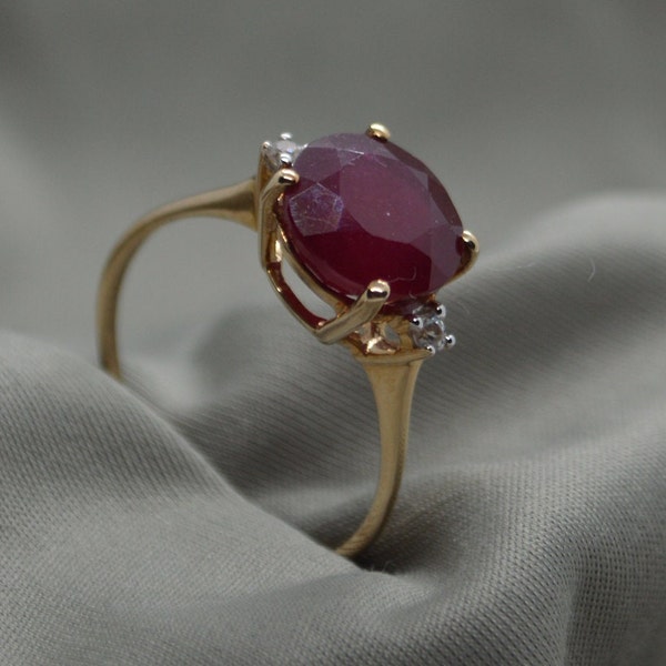 Certified Ruby and Zirconia stunning Cocktail ring