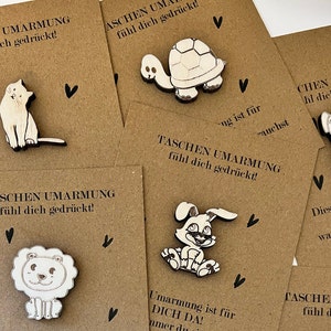 Pocket Hug- Taschen Umarmung| kleine Glücksbringer| Postkarte mit Anhänger/ Geschenk für Kinder, Freunde und Kollegen