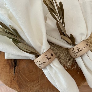 Serviettenringe aus Holz mit Namen personalisiert, für Hochzeiten, Geburtstage, Weihnachtsfeiern, Taufen, als Platzkarte und Gastgeschenk