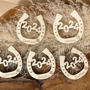 Silvester Glücksbringer Schlüsselanhänger 2026 - Kleeblatt & Hufeisen