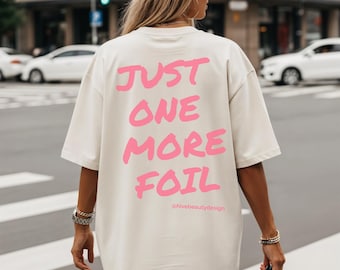 Camiseta de estilista detrás de la silla, camiseta de salón de belleza, camiseta de gran tamaño, ropa de la industria de la belleza, top informal de estilista, atuendo para día laboral, salón de belleza