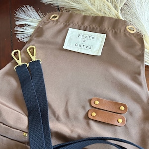 Waterproof Apron Dog Groomer Smock for Pet Groomer Gift Personalized Pet Shop Grooming Apron Waterproof Dog Groomer Apron for Dog Grooming