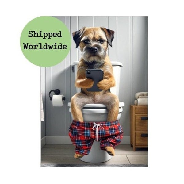 Border Terrier auf Toilette Texting am Handy Druck - Tier Sitzt auf Klo Handy Lustiger Hund Bild Badezimmer Wand Kunst Schild 8 x 10 A4