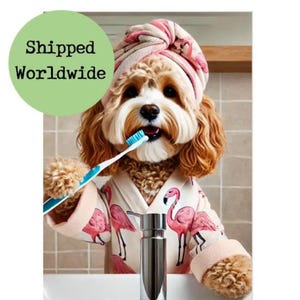 Cavapoo Hund Zähneputzen Druck, Flamingo Robe Tier Badezimmer Wand Kunst (20,5x25cm)