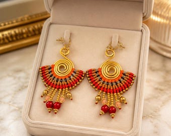 Handgefertigte fächerförmige Kupferohrringe mit Rocailles Perlen und Kristallakzenten - Boho Ethnic Style