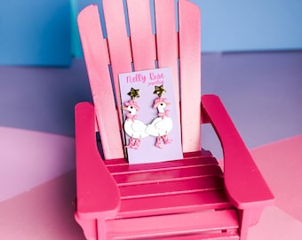 Gansoorbellen – Handgemaakte Clay Duck-oorbellen met roze laarzen – Funny Farm Animal Jewelry – Kawaii Western-accessoires