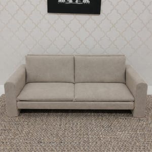 Muebles de sala de estar con brazo articulado para casa de muñecas en miniatura en gris: sofá y silla, escala 1:12