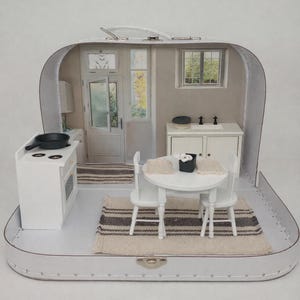 Miniatuur boerderij keukenkoffer - Doll Travel Diorama - schaal 1:12