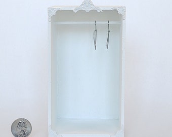 Armario en miniatura para casa de muñecas - Armario blanco ornamentado - Escala 1:12