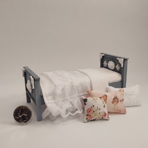 Miniature Bed - Dollhouse Bed - Twin Miniature Bed - Twin Dollhouse Bed - Dollhouse Furniture Bed - Miniature Furniture Bed - 1:12 scale
