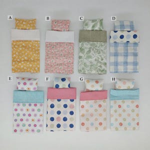 Miniature Dollhouse Bed-in-a-Bag Sets - 8 Designs - Twin Size - Maßstab 1:12