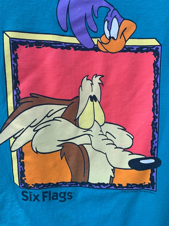Vintage 1996 Coyote and Roadrunner Six Flags Warner Bros T-shirt