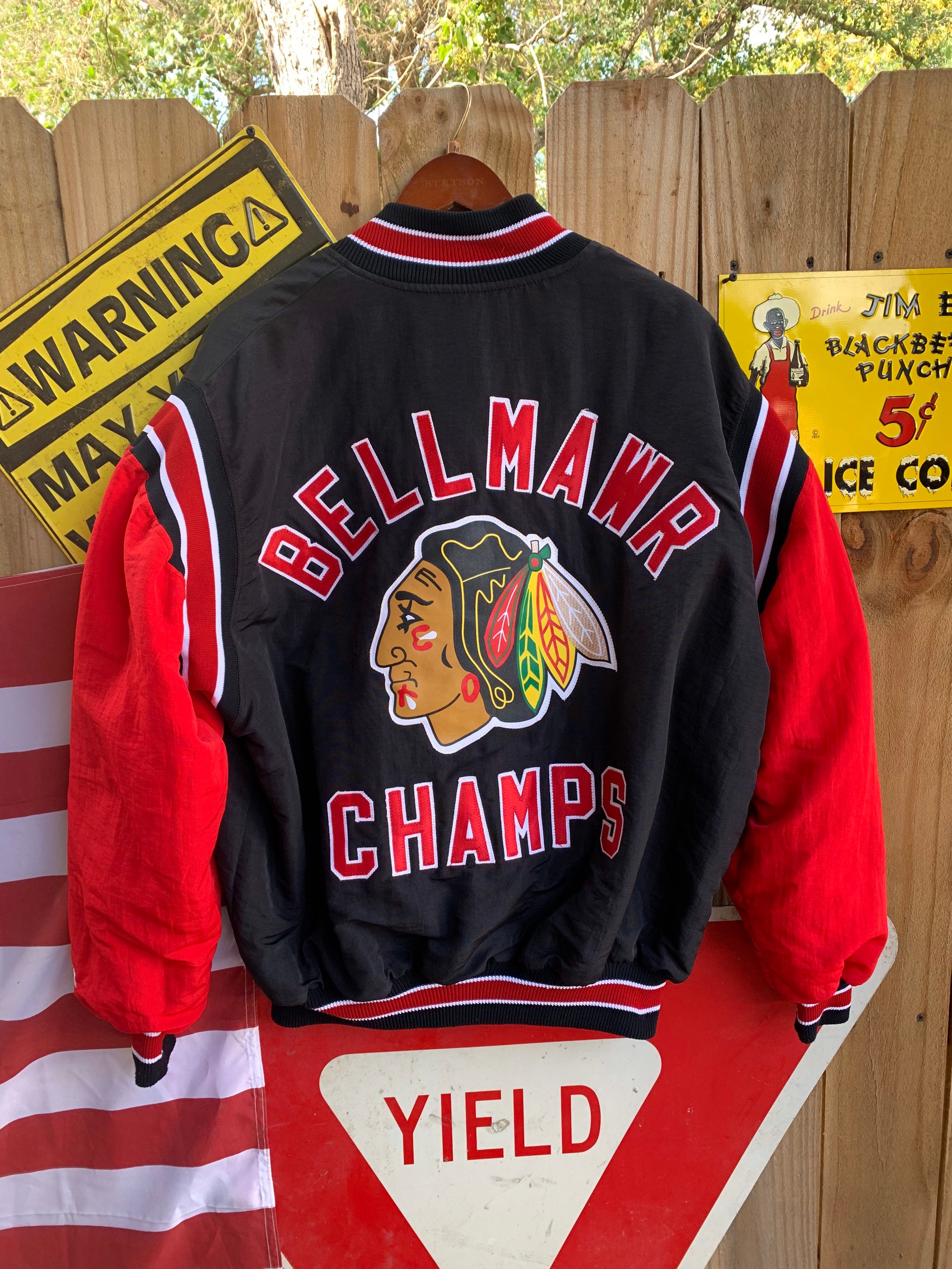 Chicago Blackhawks Ice Hockey Snoopy And Woodstock NHL Youth Sweatshirt 