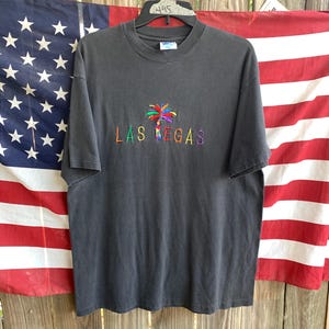 Vintage 80s Las Vegas Embroidered single stitch T-shirt Size L