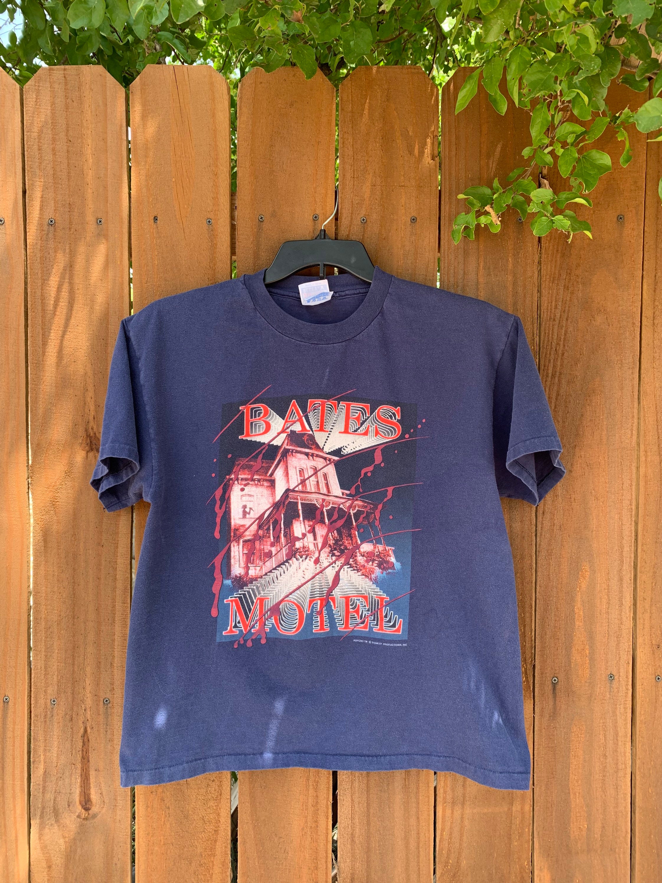 Vintage 90s Psycho Movie Promo Shirt Bates Motel Universal Studios T-shirt L by Psycho TM Shamley Production - Etsy Vintage 90s Psycho Movie Promo Shirt Bates Motel Universal Studios T-shirt L by Psycho TM Shamley Production - Etsy
