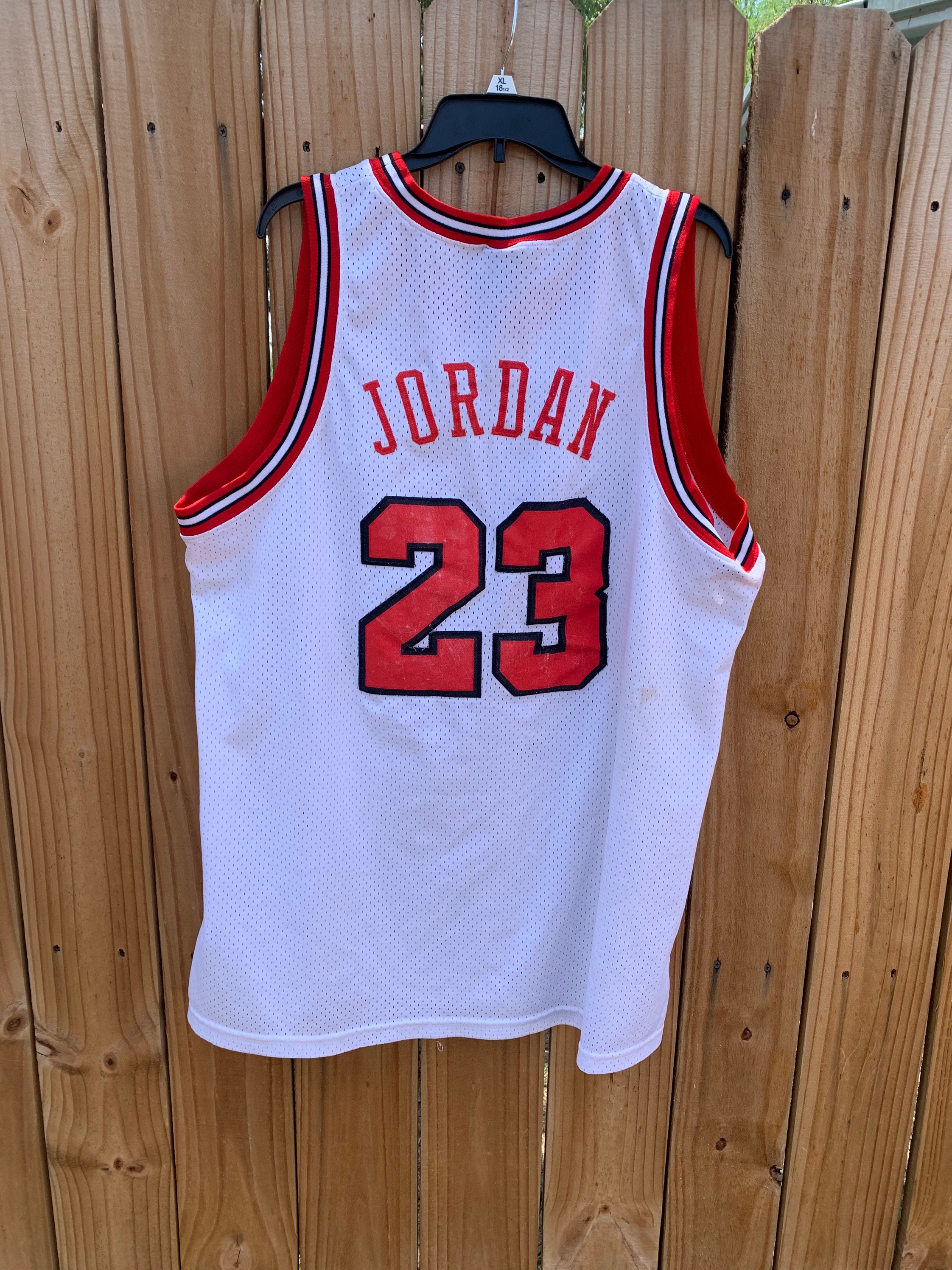 VINTAGE 90S NIKE CHICAGO BULLS JORDAN #23 JERSEY Made in Korea SIZE M