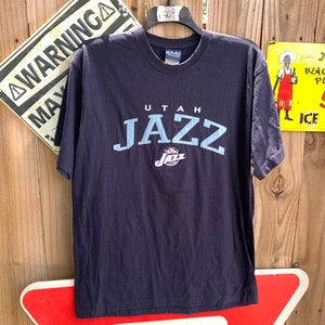Vintage 90s Utah Jazz Basketball Embroidered T-shirt Size L