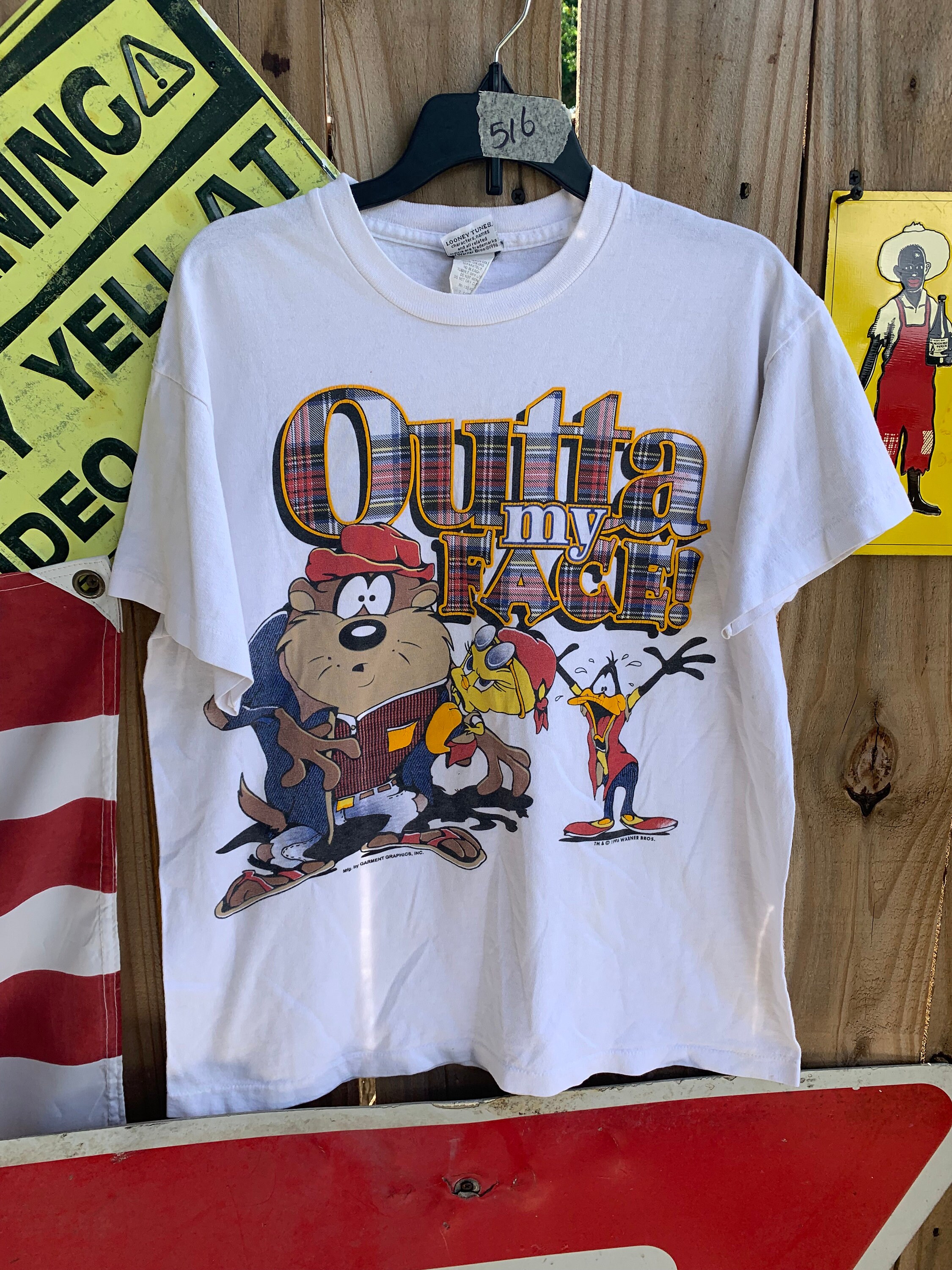 Vintage 1996 Looney Tunes Outta My Face T-shirt Size L/XL Rooms
