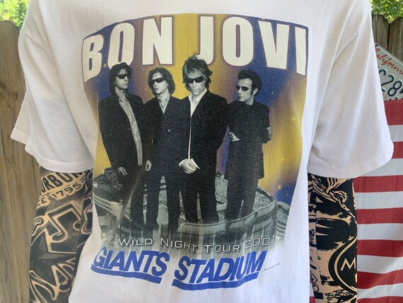 BON JOVIアメリカンフットボール シャツ Amazon.com: PopFunk Classic Bon Jovi Logo Heart and Dagger