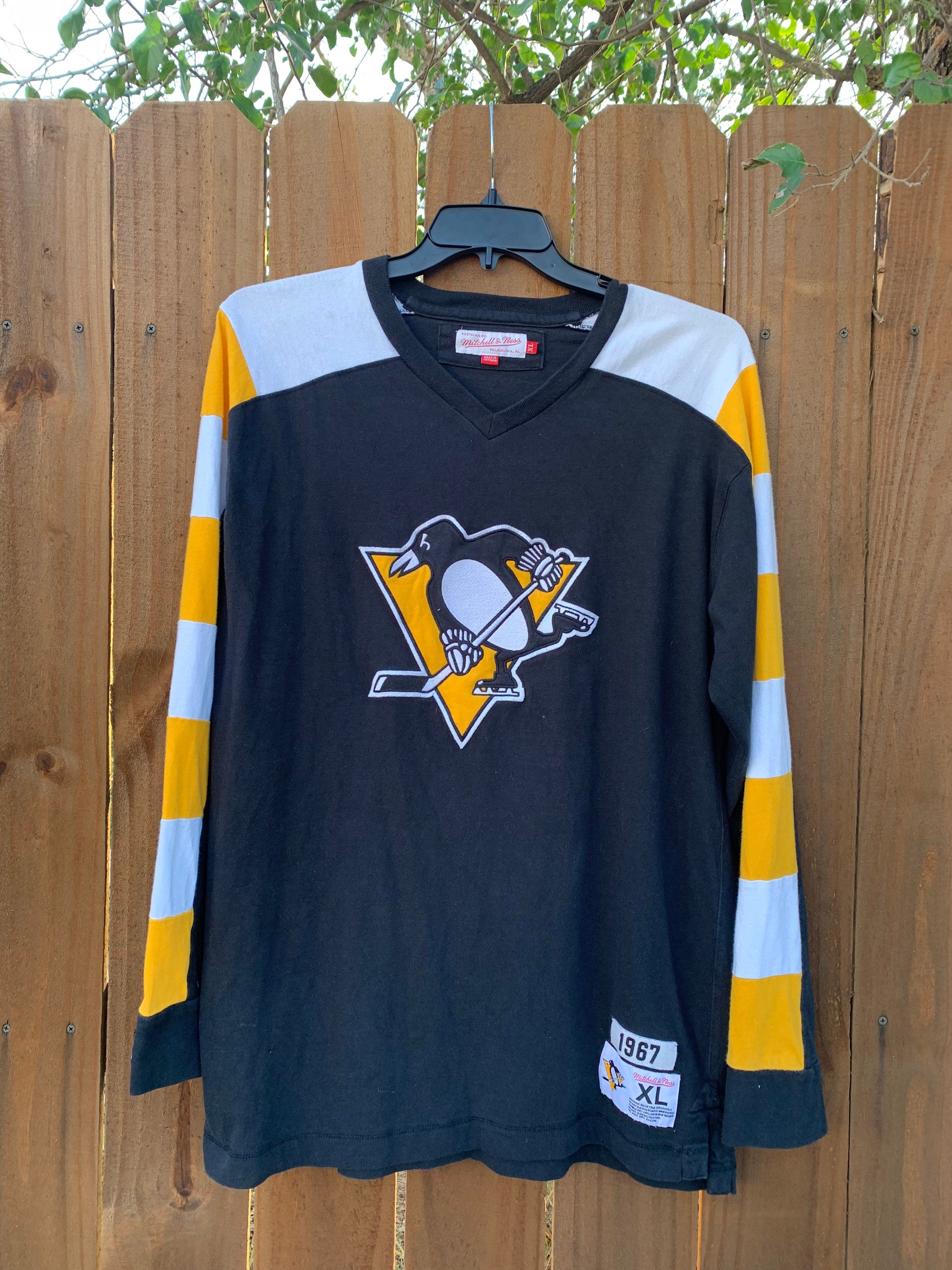 CustomCat Pittsburgh Penguins Retro NHL Crewneck Sweatshirt Gold / 5XL