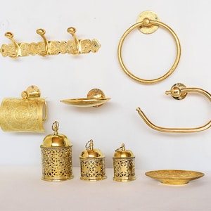 Set di accessori da bagno in ottone – Include portasapone, porta carta igienica, porta asciugamani, ganci e 3 lampade a candela