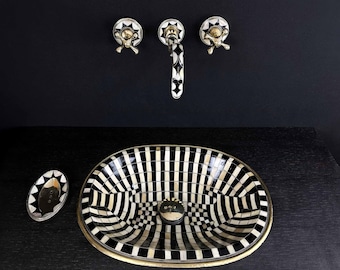 Handgefertigte ovale Spüle aus Messing: weiss mit schwarzem Kunstharz-Inlay