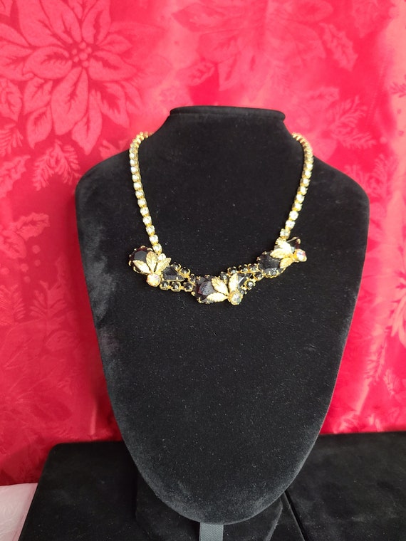 Stunning Fancy Vintage  rhinestones necklace