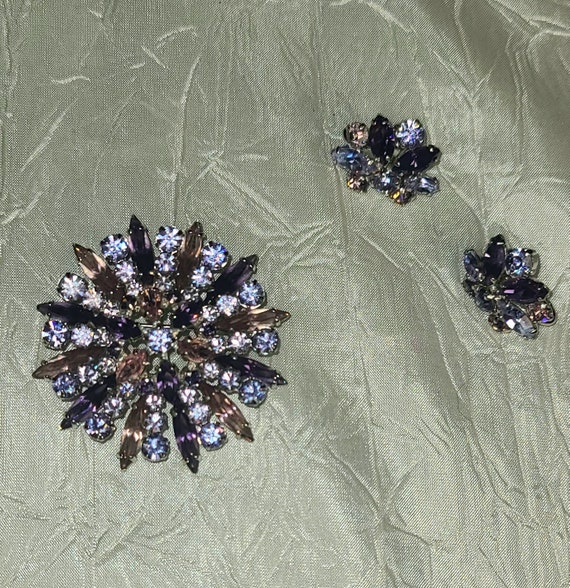 Uncommon Vintage Sherman Rhinestone Flower Brooch