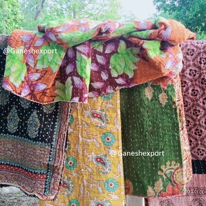 Old Vintage Assorted One Piece, Handmade Reversible Blanket Throw, Kantha Quilt, Cotton Fabric Bohemian Quilt, Quilting Bedcover zdjęcie 7