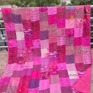 Colcha de retazos bohemia, colcha Kantha hecha a mano, colchas vintage bohemias, tamaño doble, manta, colcha acolchada hippie de 89.8 x 59.8 in Pink
