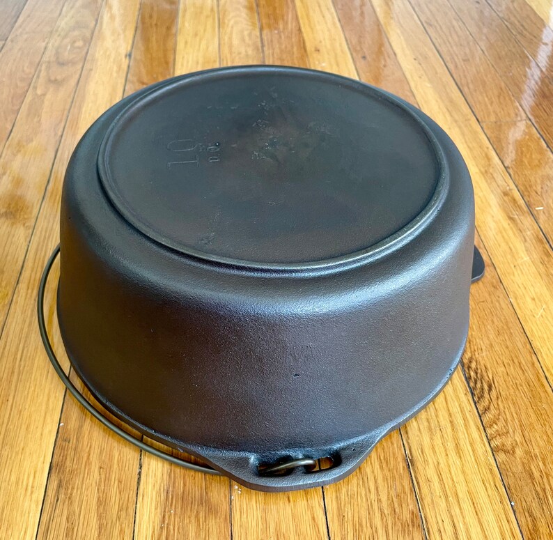 Vintage Lodge Cast Iron 10 Dutch Oven With Lid, Restored Etsy
