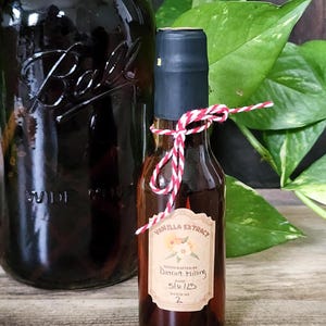 Homemade Vanilla Extract | Madagascar Vanilla Beans | 5oz Glass Bottles