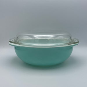 Pyrex Turquoise Blue Robin Egg 2qt Round Casserole Bowl 024 With Rounded Lid