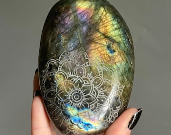 Rainbow Labradorite Stone Mandala | Spectrolite Flash Crystal Palm Stone | 447g | Madagascar